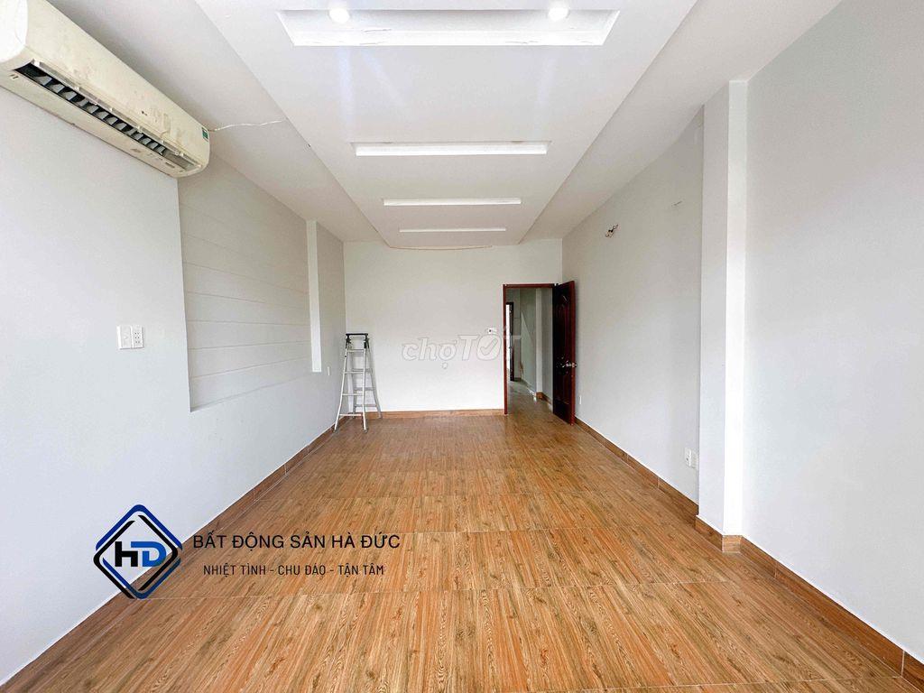 Nhà 3 lầu 4x25 mặt tiền nhánh có sẵn MÁY LẠNH gần UBND Quận 12