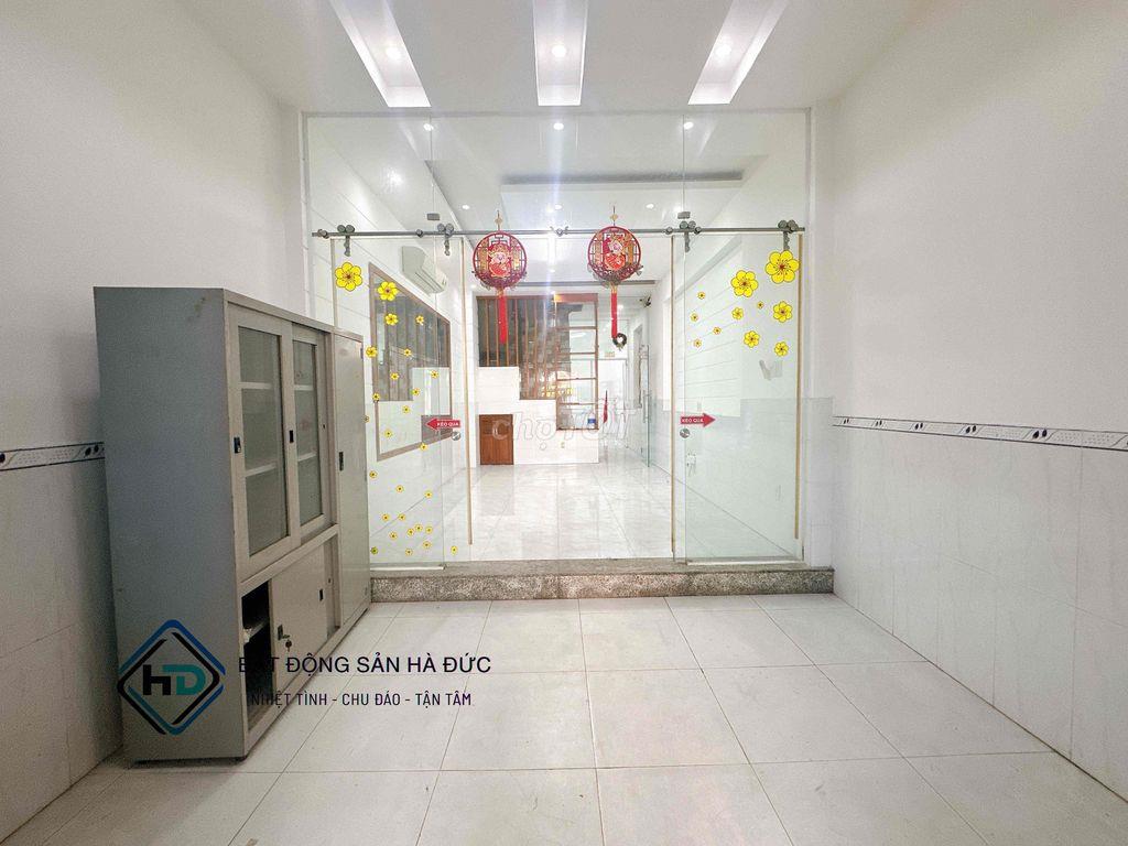 Nhà 3 lầu 4x25 mặt tiền nhánh có sẵn MÁY LẠNH gần UBND Quận 12