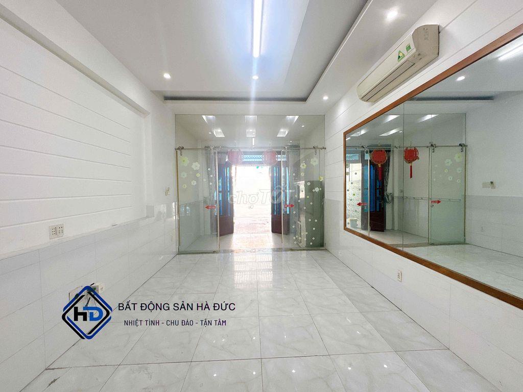 Nhà 3 lầu 4x25 mặt tiền nhánh có sẵn MÁY LẠNH gần UBND Quận 12
