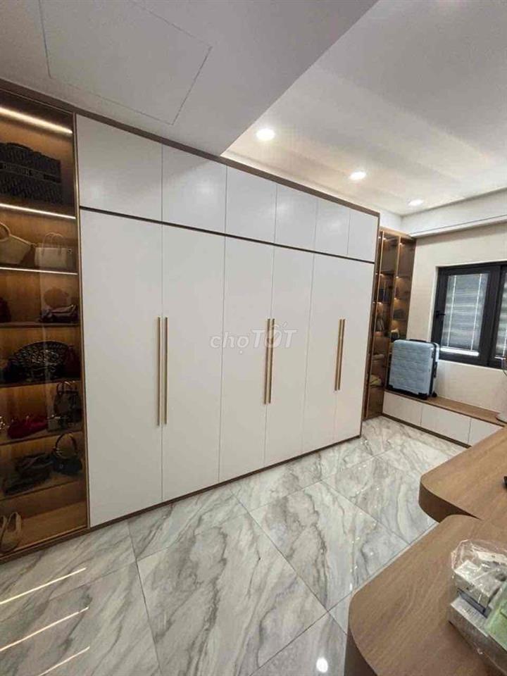 Nhà 4 lầu 4x20 mặt tiền đường mới đẹp full nội thất cao cấp