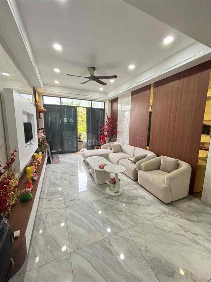 Nhà 4 lầu 4x20 mặt tiền đường mới đẹp full nội thất cao cấp