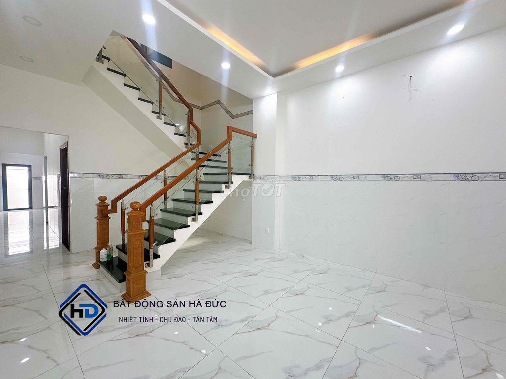 Nhà 2 lầu 4.5x30 mặt tiền nhánh gần trường Nguyễn Trung Trực