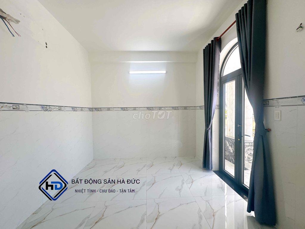 Nhà 2 lầu 4.5x30 mặt tiền nhánh gần trường Nguyễn Trung Trực