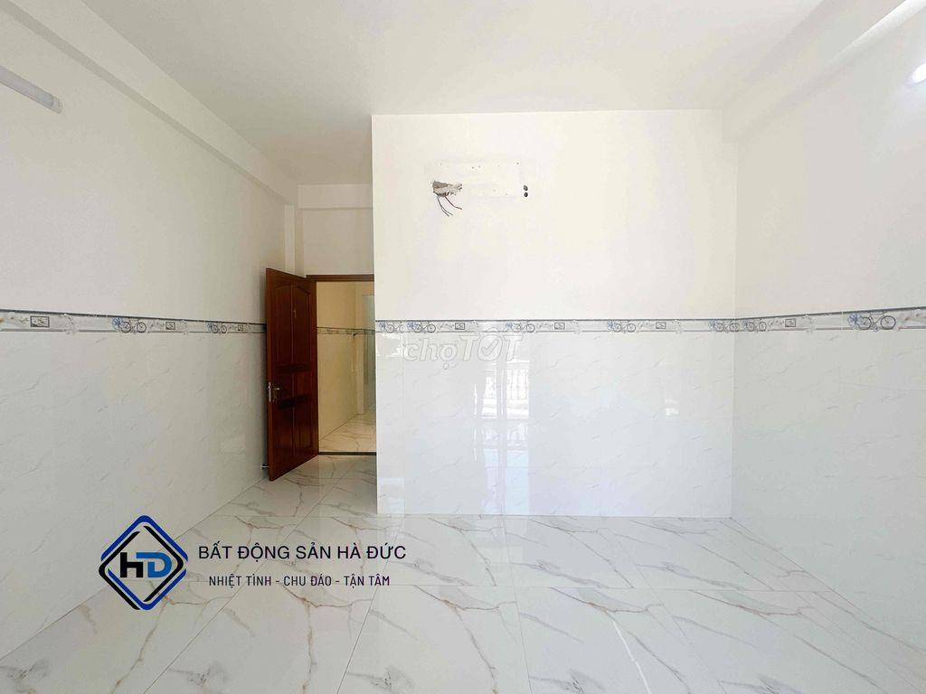 Nhà 2 lầu 4.5x30 mặt tiền nhánh gần trường Nguyễn Trung Trực