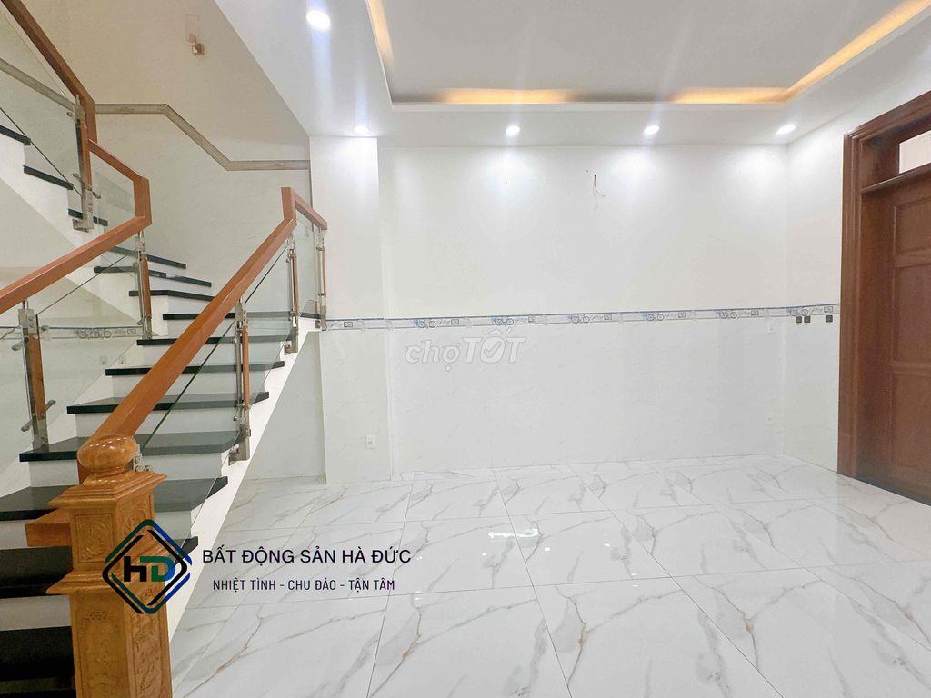 Nhà 2 lầu 4.5x30 mặt tiền nhánh gần trường Nguyễn Trung Trực
