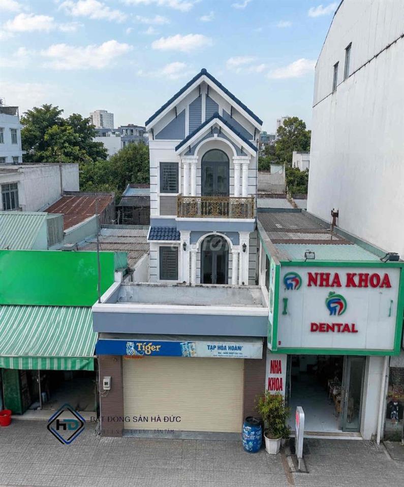 Nhà 2 lầu 4.5x30 mặt tiền nhánh gần trường Nguyễn Trung Trực