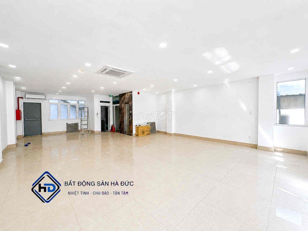 Toà nhà 8x20 có hầm để xe, THANG MÁY gần trung tâm Quận