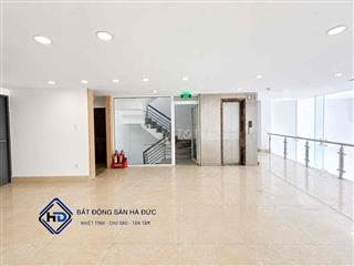 Toà nhà 8x20 có hầm để xe, THANG MÁY gần trung tâm Quận