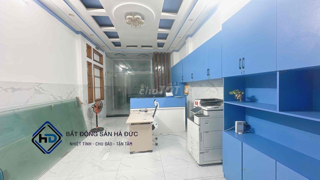 Văn phòng mặt tiền Lê Thị Riêng có ban công