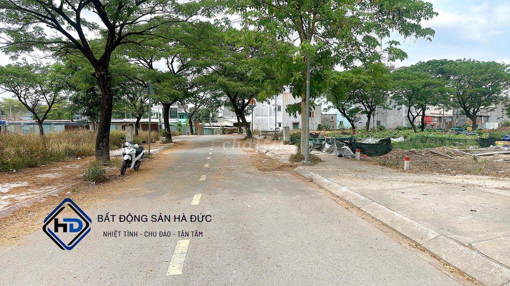 Đất phân lô 5x16 đường nhựa 8m điện nước âm
