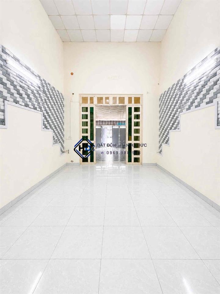 Nhà gác lửng 5x30 mặt tiền đường nhách cách Lê Văn Khương 100m