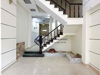 Nhà 3 lầu mặt tiền Lê Thị Riêng mới đẹp gần trung tâm
