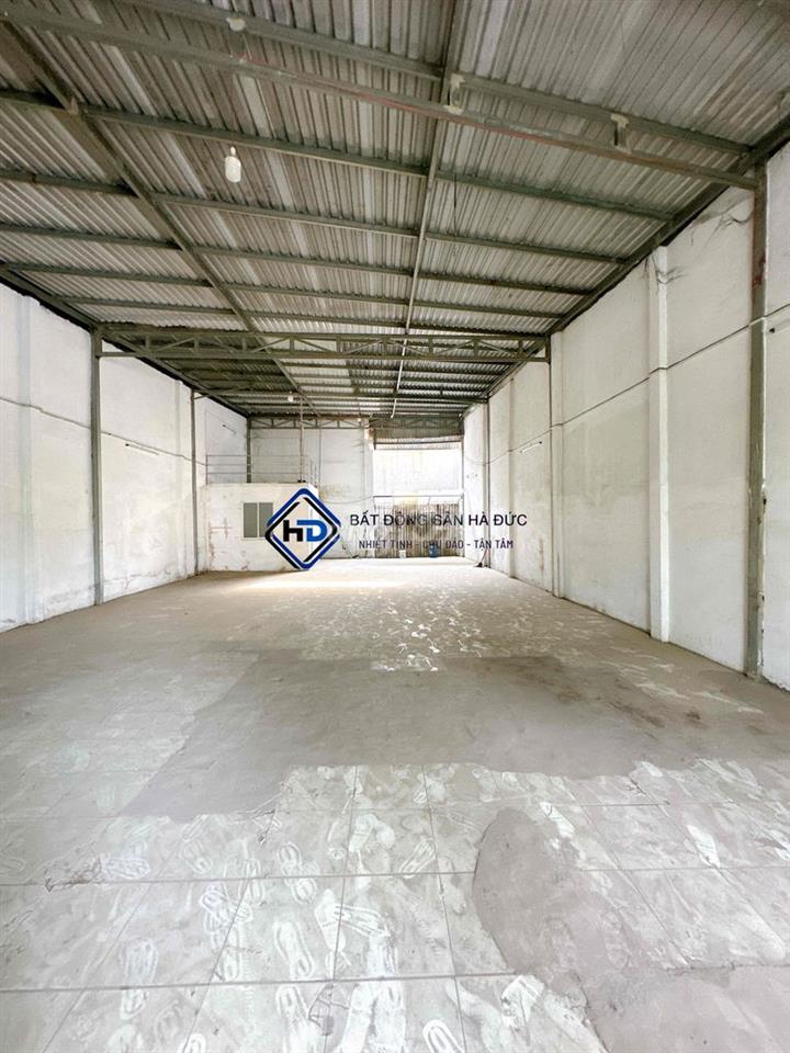 Xưởng 10x20 mặt tiền đường Lê Thị Riêng