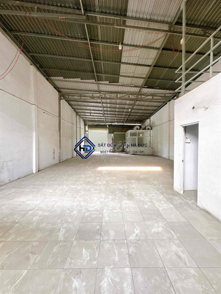 Xưởng 10x20 mặt tiền đường Lê Thị Riêng