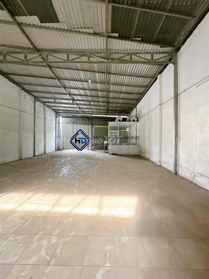 Xưởng 10x20 mặt tiền đường Lê Thị Riêng