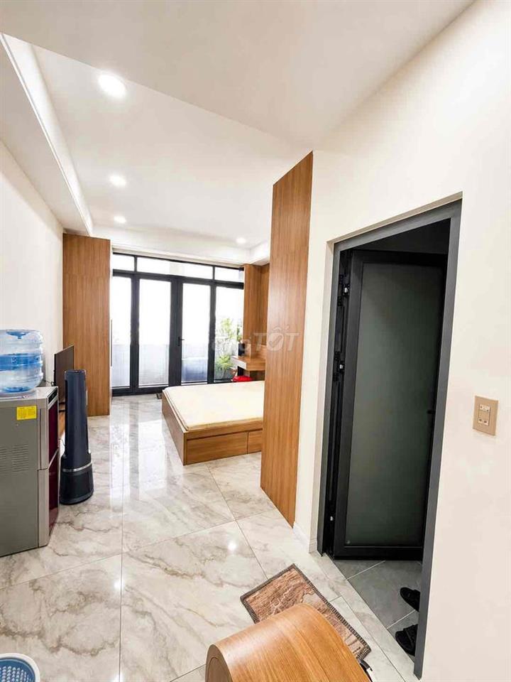 Nhà 4 lầu 4x20 mặt tiền đường full nội thất gần trường họv