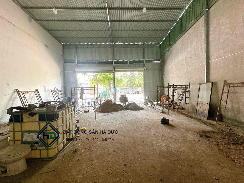 Xưởng 10x10 mặt tiền Lê Thị Riêng vỉa hè rộng