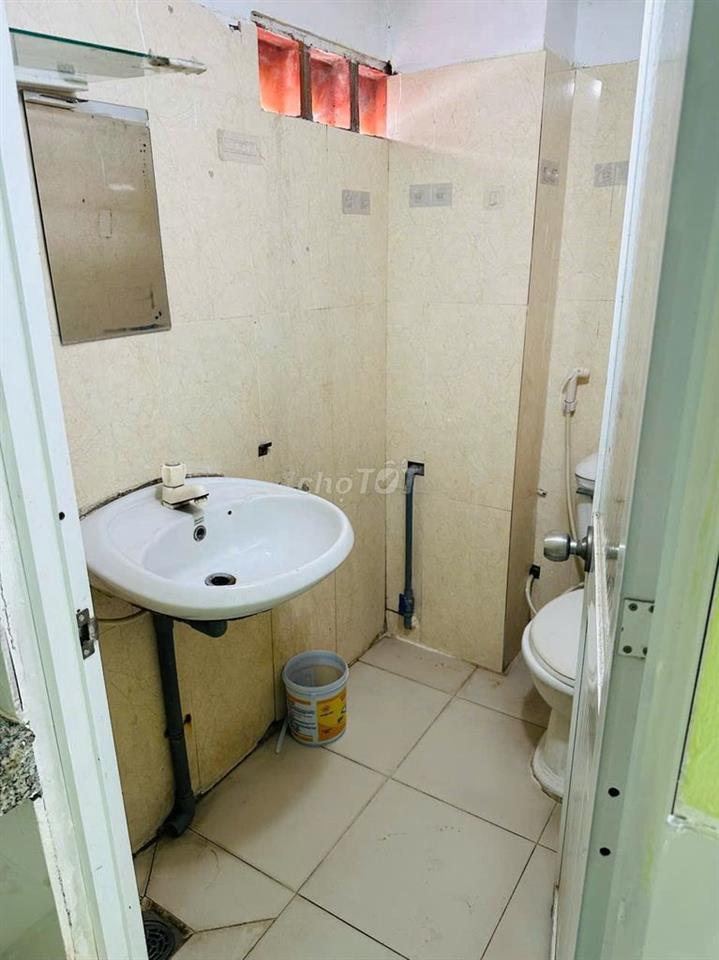 Phòng trọ ở ghép chợ Hiệp Thành có gác, giờ giấc tự do
