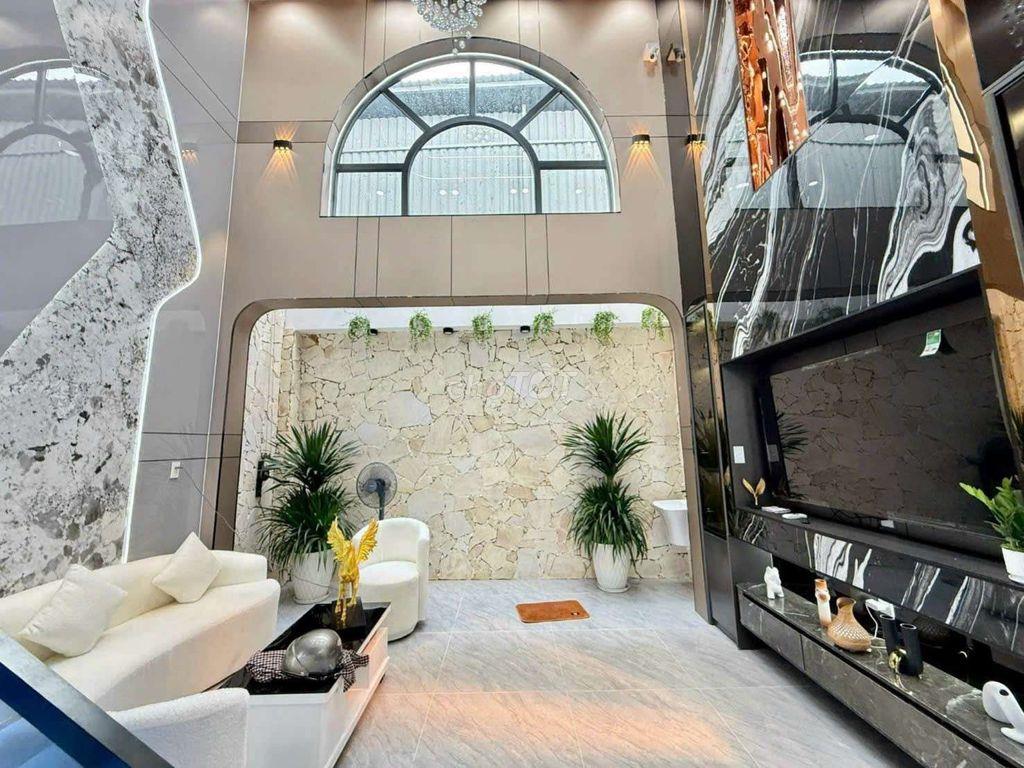 Siêu Phẩm Luxury Ngang 5M Có Thang Máy Dương Thị Mười