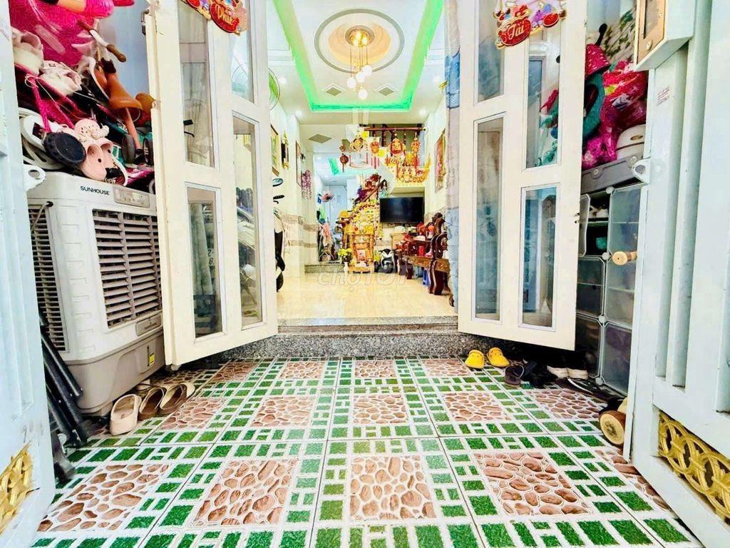 Nhà Phố SHR 37m2 Đúc 2 Lầu Ngay Chợ Thiếc Lê Văn Khương