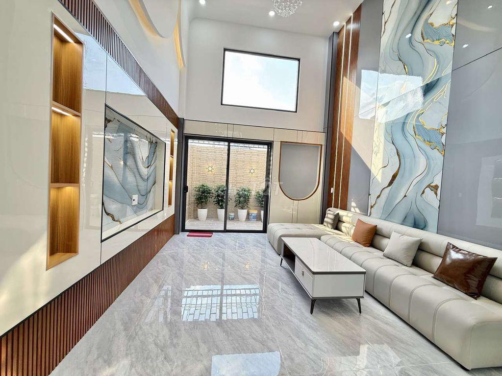 Siêu phẩm 5 Tầng Có Thang Máy 1/ Hẻm 8m Tân Chánh Hiệp 18