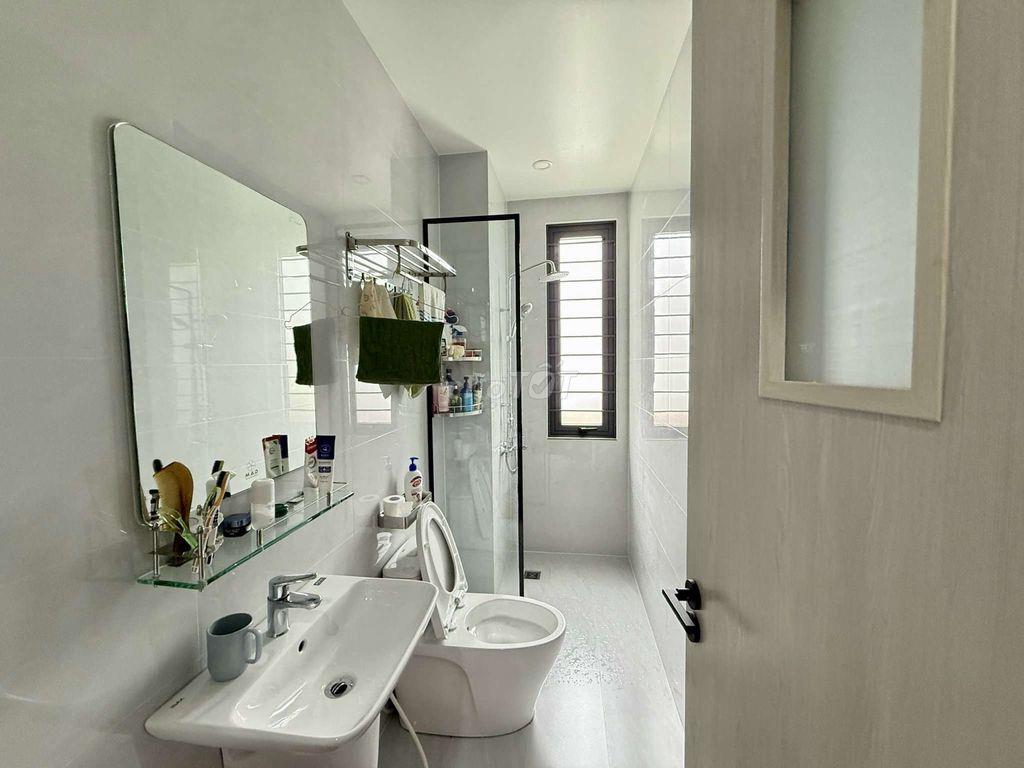 Nhà Phố tâm huyết 4,2m x 17m. 3 Tầng Hẻm nhựa 8m Thông Trung Mỹ Tây 2A