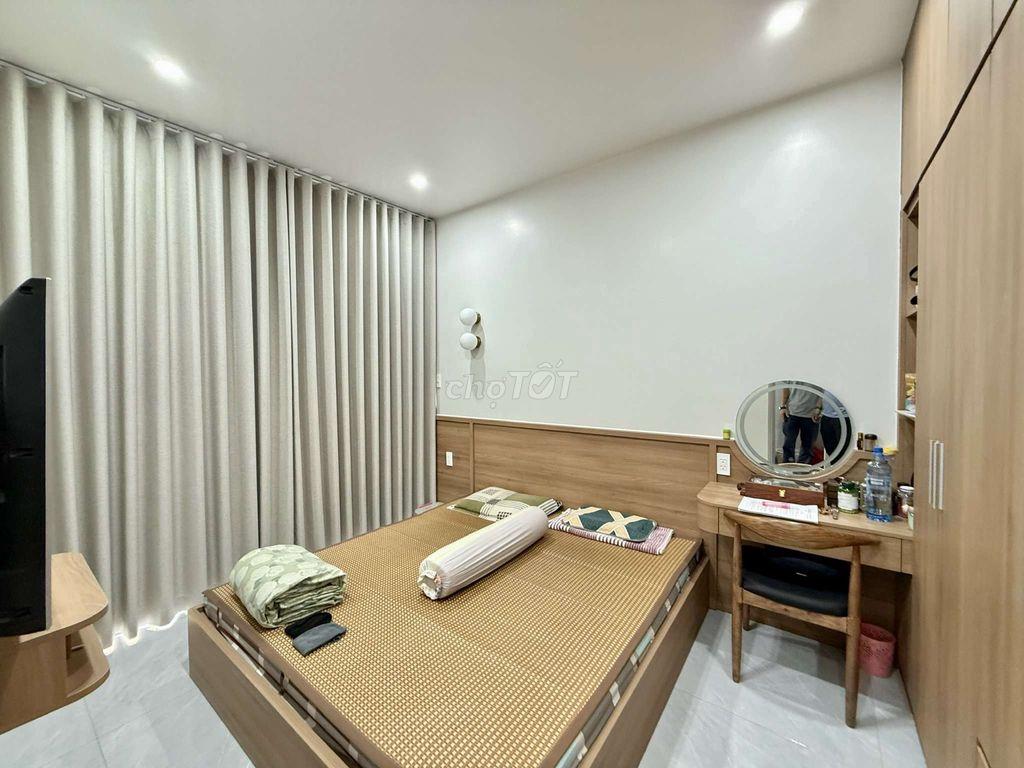 Nhà Phố tâm huyết 4,2m x 17m. 3 Tầng Hẻm nhựa 8m Thông Trung Mỹ Tây 2A