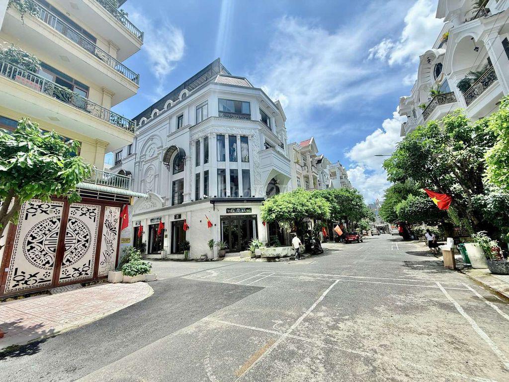 Siêu Phẩm Ngang 5,5m Xây 5 tầng Có thang máy.Khu VIP Đường TCH 10