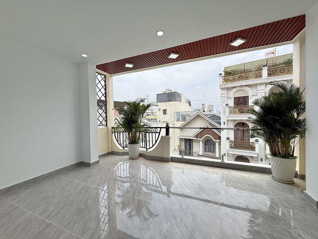 Siêu Phẩm Ngang 5,5m 4 Tầng Thang Máy Hẻm 14m thông Khu VIP TCH 10