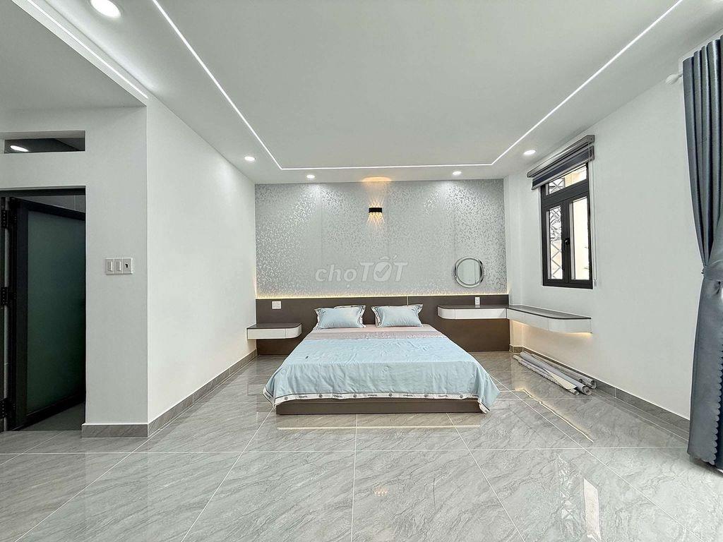 Siêu Phẩm Ngang 5,5m 4 Tầng Thang Máy Hẻm 14m thông Khu VIP TCH 10
