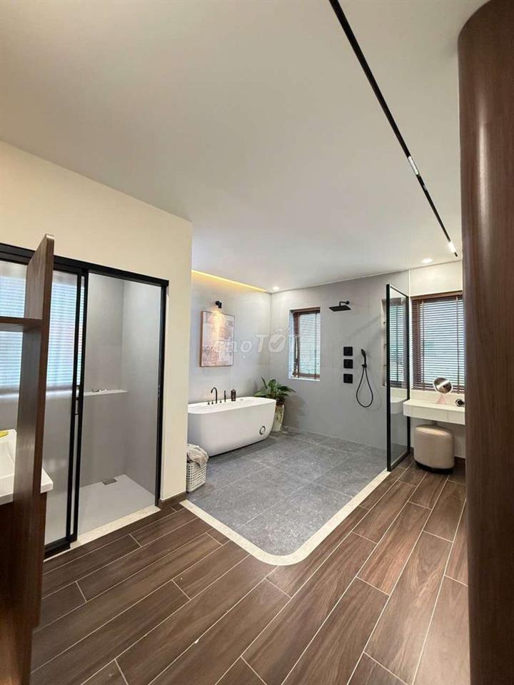Nhà tâm huyết thang máy sân vườn rộng 50m2 Mặt Tiền Trần Thị Cờ