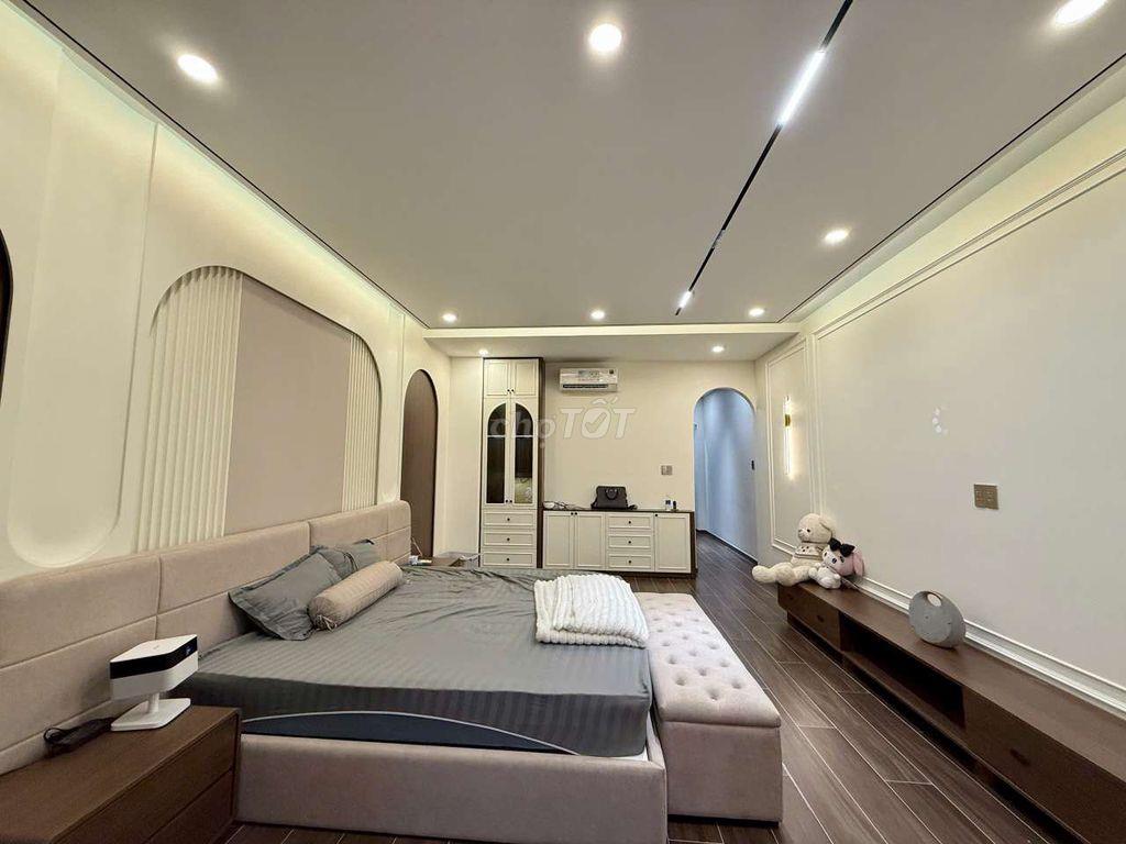 Nhà tâm huyết thang máy sân vườn rộng 50m2 Mặt Tiền Trần Thị Cờ