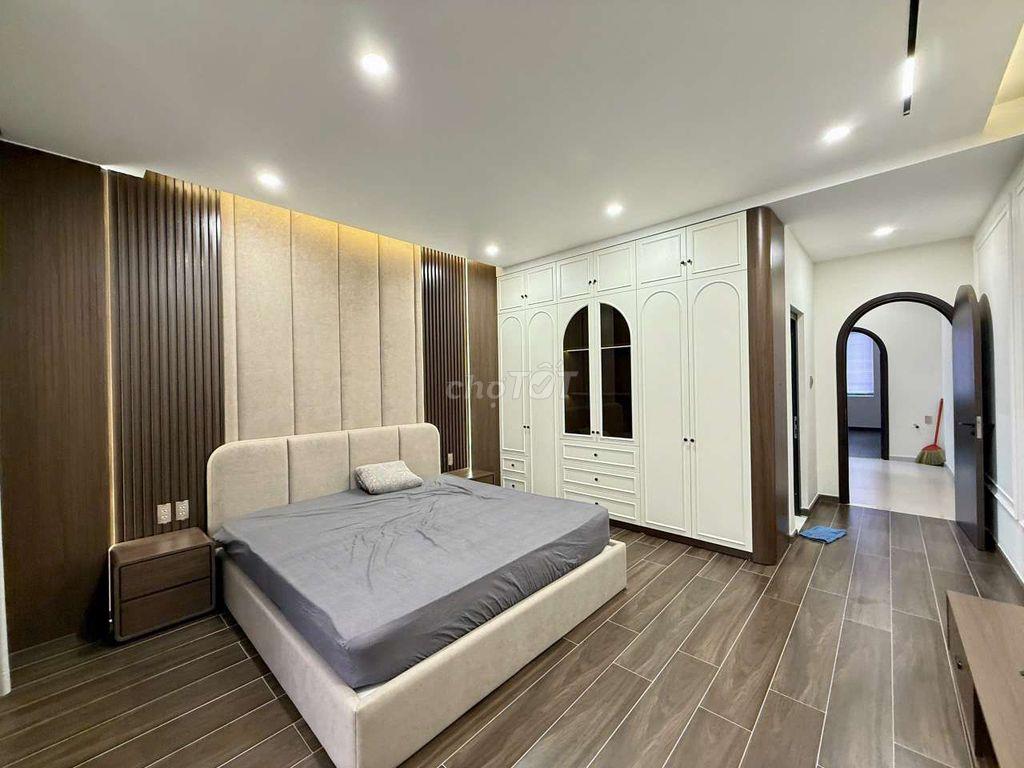 Nhà tâm huyết thang máy sân vườn rộng 50m2 Mặt Tiền Trần Thị Cờ