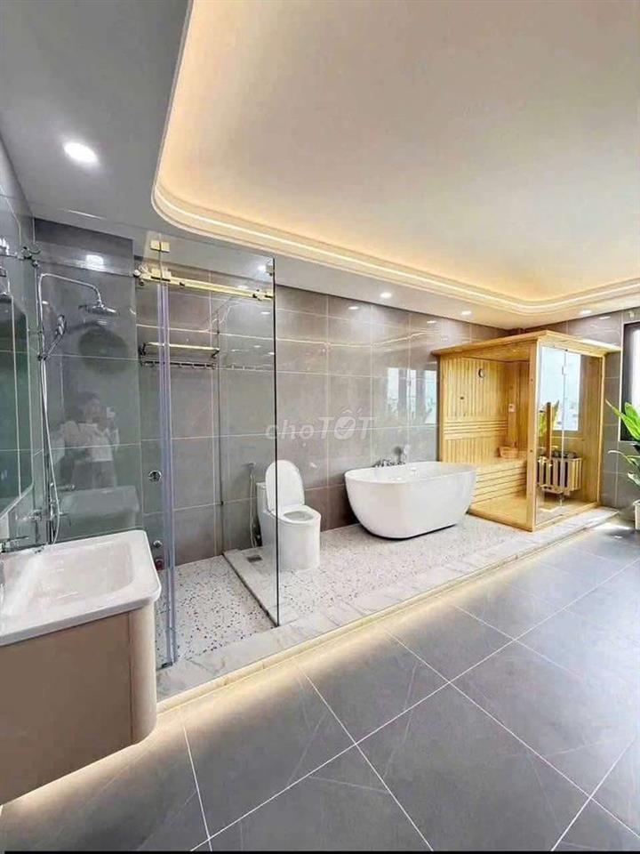 Siêu Phẩm 4m x 28m. 5 Tầng Thang Máy Mặt Tiền Đường Thạnh Xuân 21