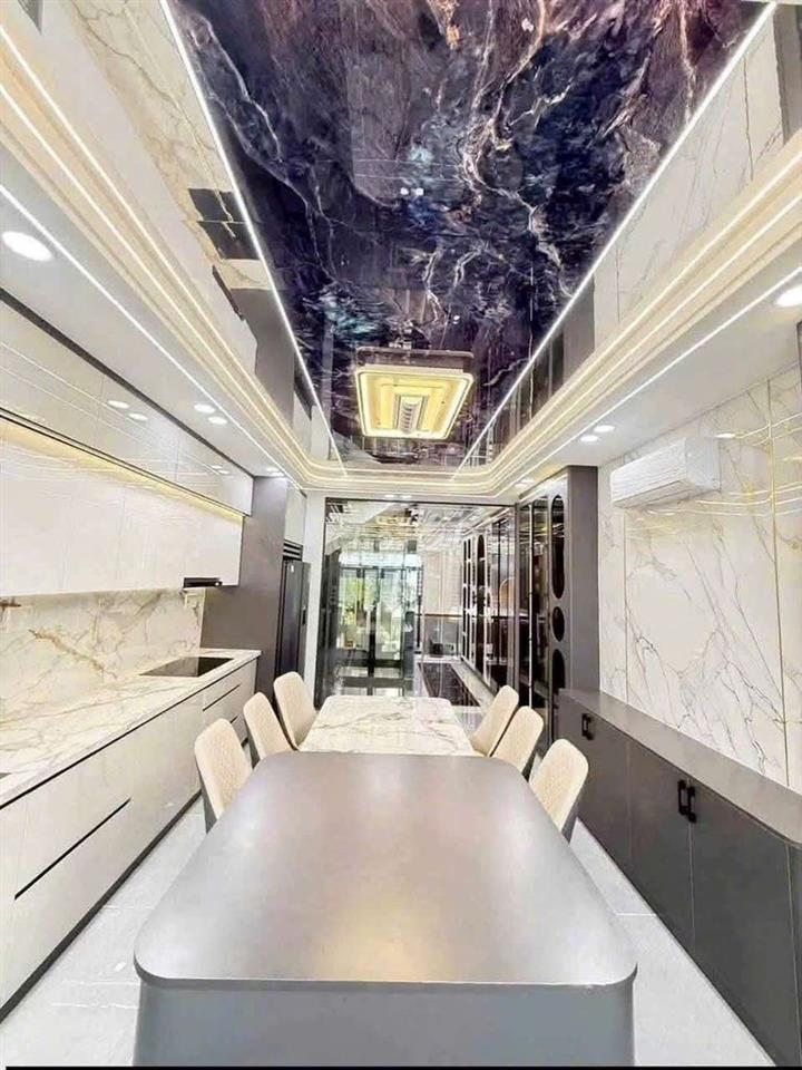 Siêu Phẩm 4m x 28m. 5 Tầng Thang Máy Mặt Tiền Đường Thạnh Xuân 21