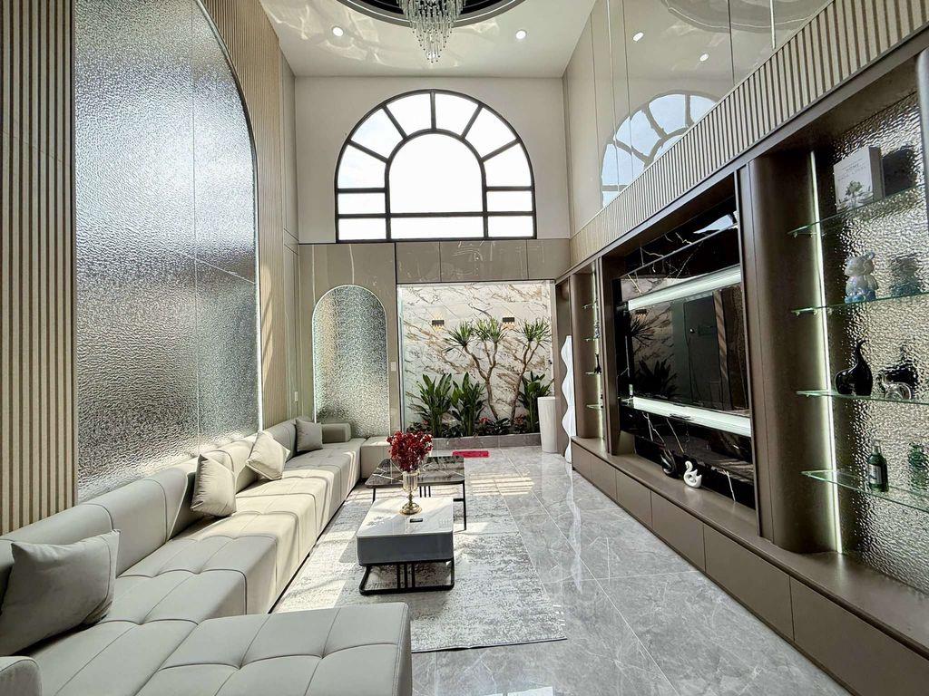 Xã lỗ Siêu Phẩm Luxury Có Thang Máy 1/ Hẻm nhựa 9m Thạnh Xuân 25