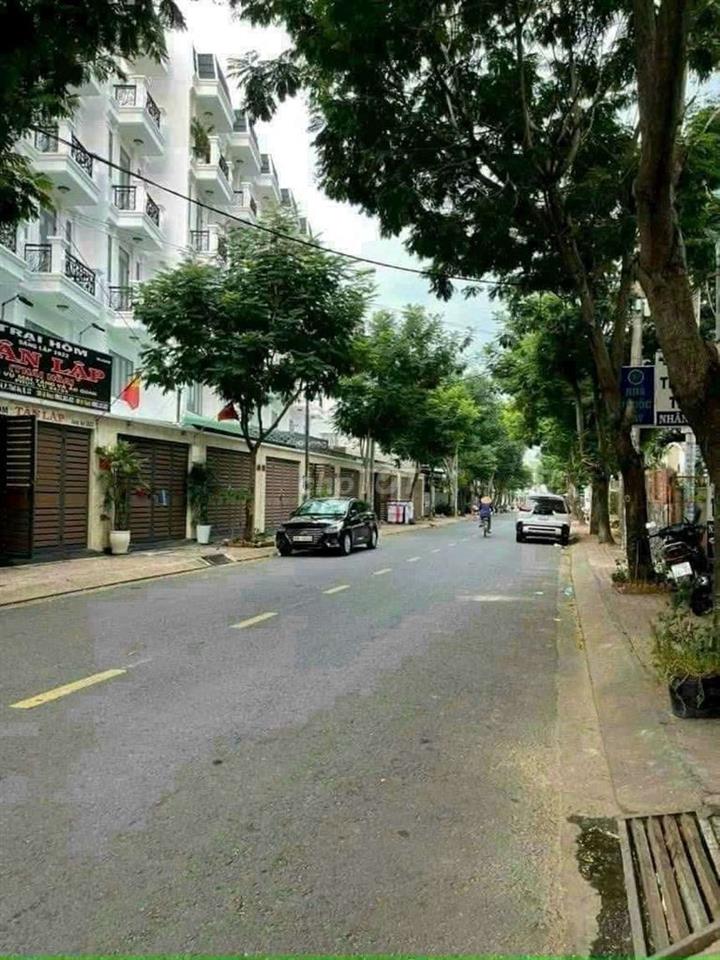Siêu Phẩm 4m x 22m. Xây 5 Tầng Có Thang Máy Mặt Tiền Nguyễn Thị Xinh
