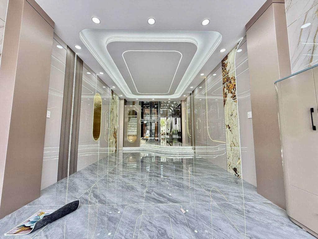 Siêu Phẩm 4,2m x 26m. 7 Tầng Thang Máy Mặt Tiền Nhánh Nguyễn Văn Quá