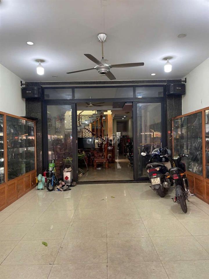 Nhà SHR 5m x 28m. 130m2 Đúc 1 Lầu Mặt Tiền Nguyễn Thị Đặng. Ngay Chợ