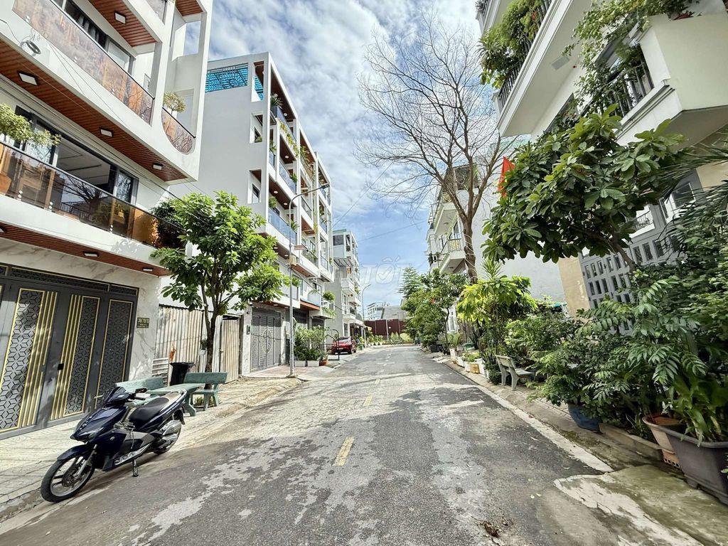 Siêu Phẩm 4 Tầng Hẻm 12m Thông Khu VIP Thạnh Xuân 25. Ngay UBND Phường