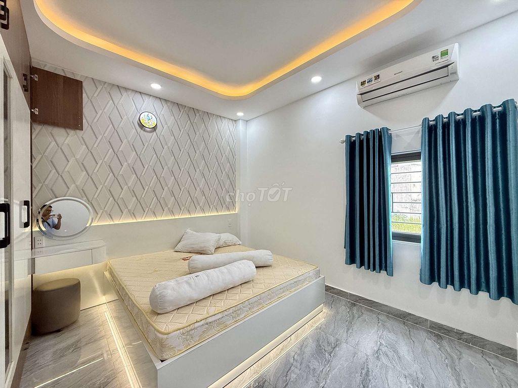Siêu Phẩm 3 Tầng Có Thang Máy Hẻm nhựa 6m Thông Lê Văn Khương