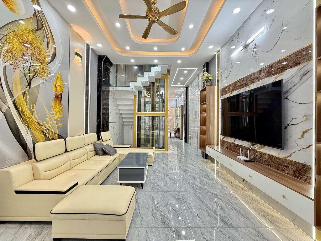 Siêu Phẩm 3 Tầng Có Thang Máy Hẻm nhựa 6m Thông Lê Văn Khương