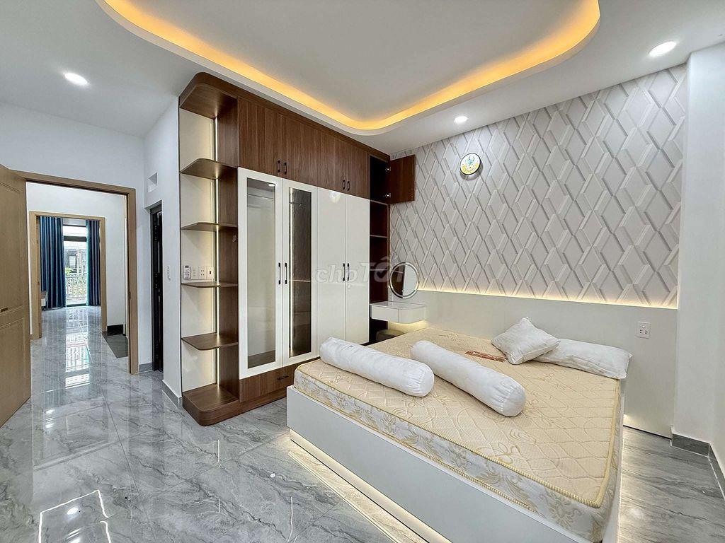 Siêu Phẩm 3 Tầng Có Thang Máy Hẻm nhựa 6m Thông Lê Văn Khương