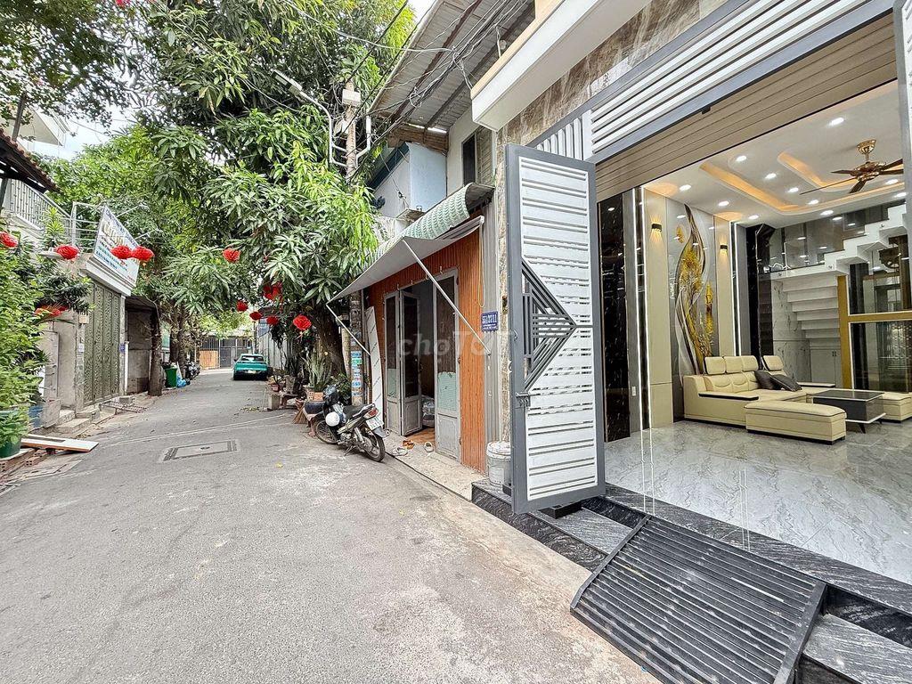 Siêu Phẩm 3 Tầng Có Thang Máy Hẻm nhựa 6m Thông Lê Văn Khương