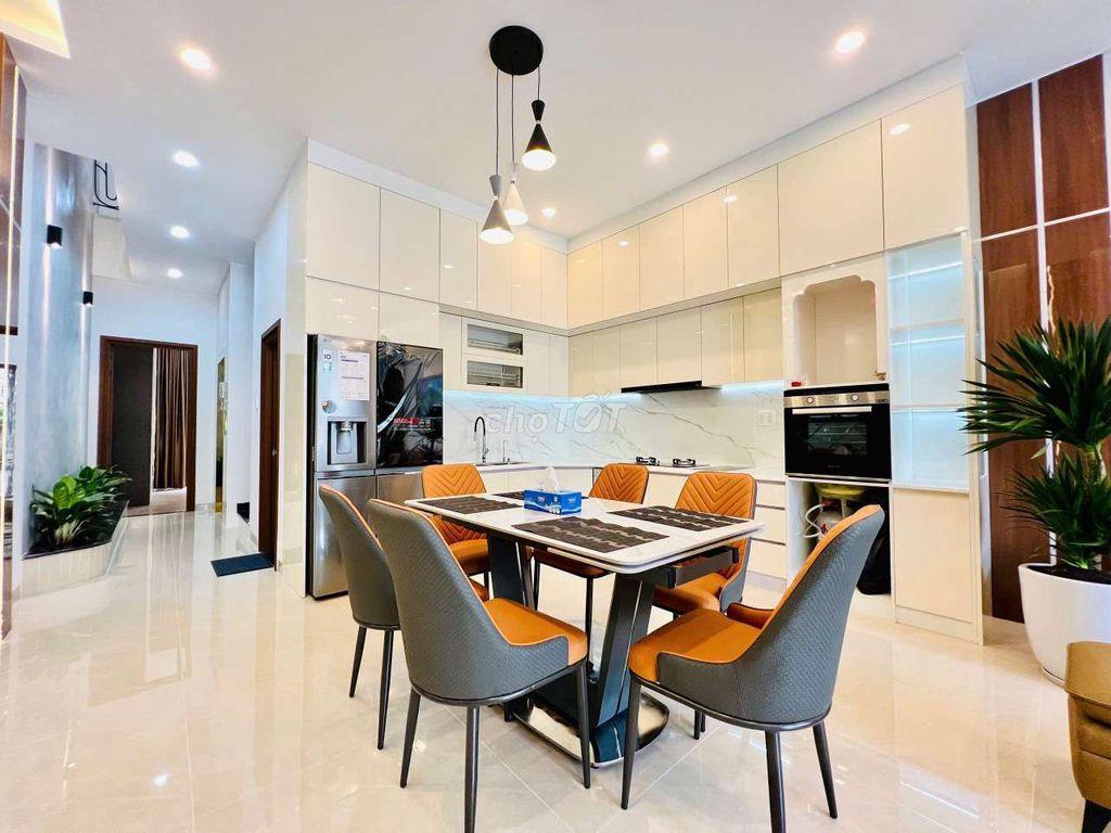 Siêu phẩm tâm huyết 5m x 25m. 4 tầng Thang Máy Full NT Mặt tiền HT 18
