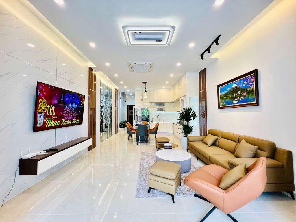 Siêu phẩm tâm huyết 5m x 25m. 4 tầng Thang Máy Full NT Mặt tiền HT 18