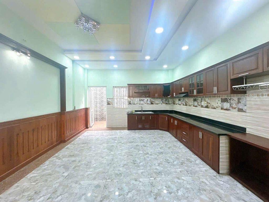 Nhà phố 3 tầng 5m x 27m. Mặt tiền Đường Trần Thị Cờ Gần Ngay Chợ