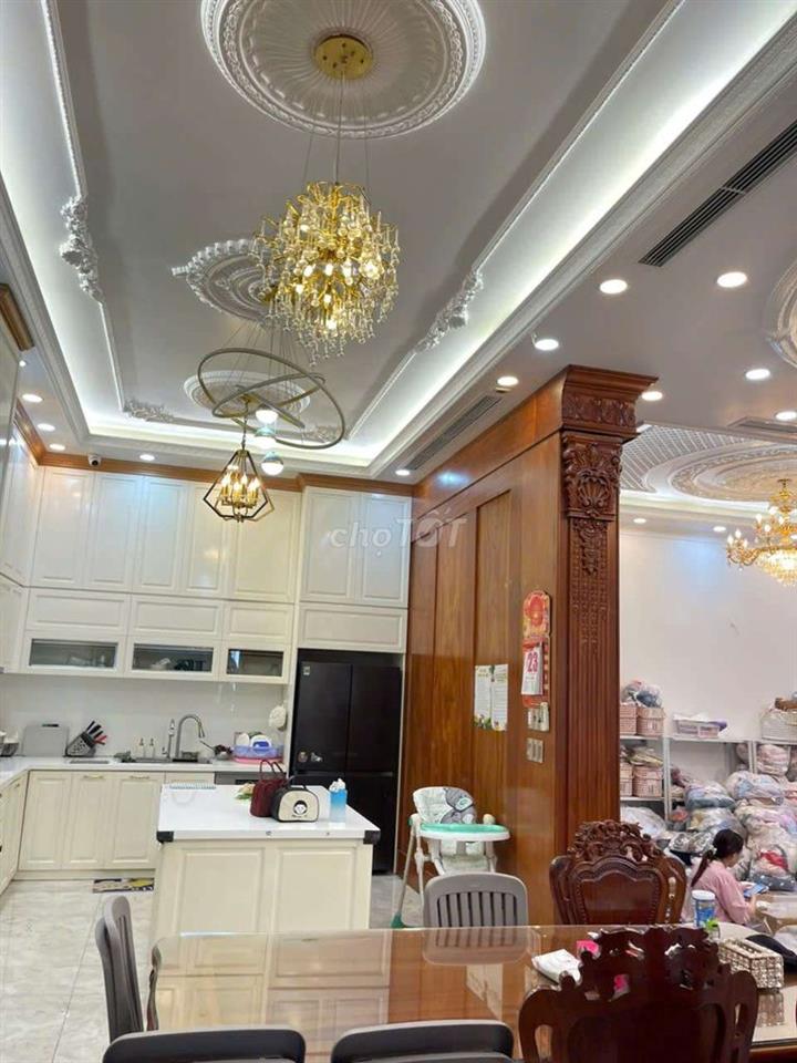 Biệt Thự 251m2 4 Tầng Có Thang Máy View Sông KDC Phú Nhuận