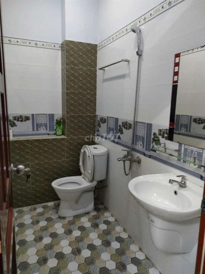 Nhà phố 4m x 16m. 3 Tầng 1/ Hẻm nhựa 7m thông Hiệp Thành 13