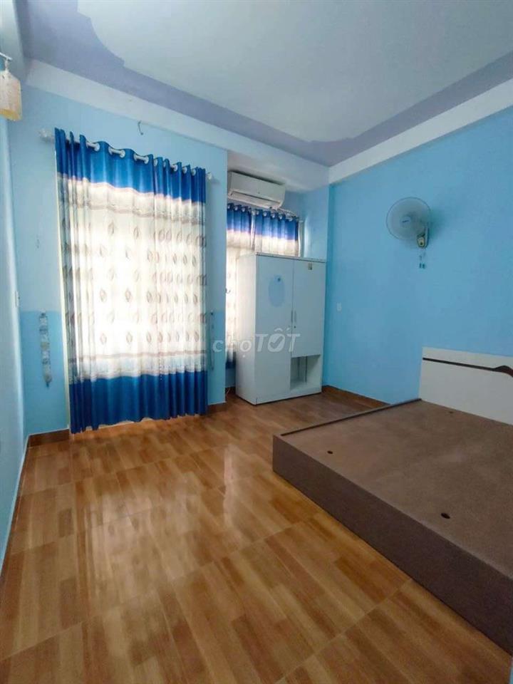 Nhà phố 4m x 16m. 3 Tầng 1/ Hẻm nhựa 7m thông Hiệp Thành 13